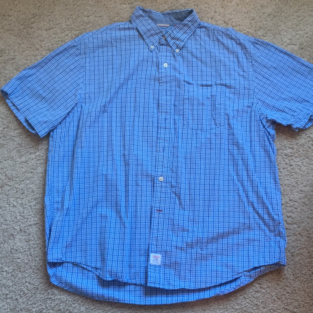 XL Izod short sleeve shirt
